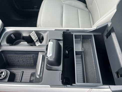 New 2025 Ford Expedition Active image 35