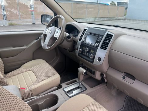 Used 2018 Nissan Frontier SV w/ Value Truck Package AWD/4WD image 35