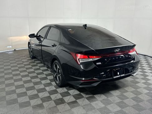 Used 2023 Hyundai Elantra SEL w/ Convenience Package FWD image 5