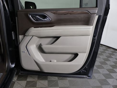 Used 2021 Chevrolet Suburban Z71 w/ Z71 Off-Road Package image 29