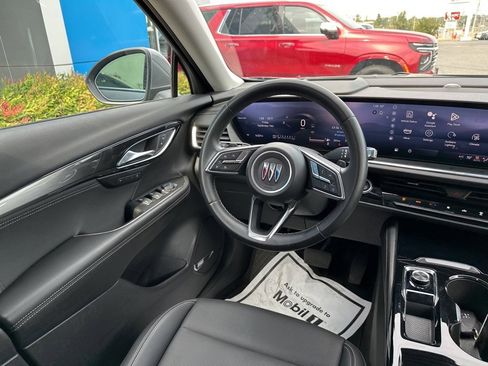 Used 2024 Buick Envision Preferred image 12