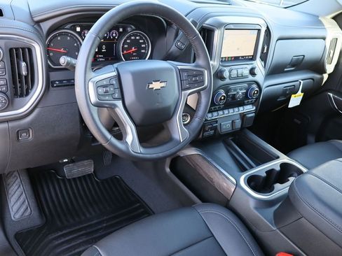 Used 2023 Chevrolet Silverado 2500 LTZ w/ LTZ Premium Package image 11