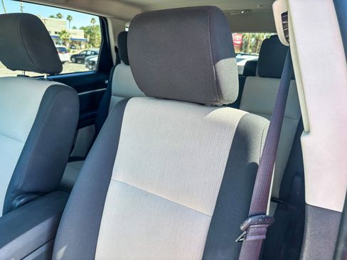 Used 2009 Dodge Journey SXT w/ Flexible Seating Group FWD image 23