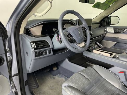 Used 2023 Lincoln Navigator L Black Label AWD/4WD image 3