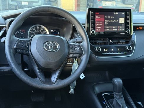 Certified 2022 Toyota Corolla LE image 29
