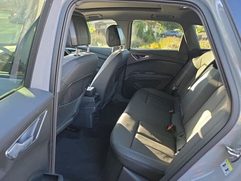 Used 2024 Audi Q4 e-tron Premium Plus w/ Premium Plus AWD/4WD image 8