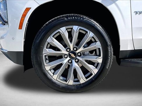 Used 2025 Chevrolet Tahoe High Country RWD image 10