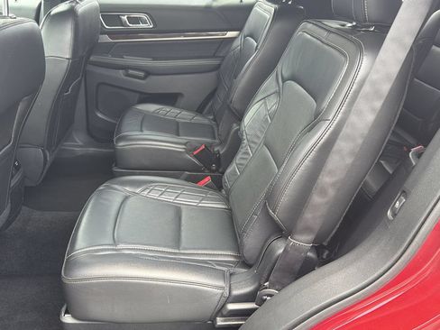 Used 2018 Ford Explorer Platinum AWD/4WD image 16