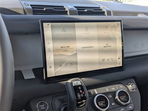 Used 2025 Land Rover Defender 90 S image 15