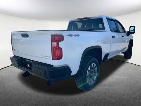 Used 2022 Chevrolet Silverado 2500 Custom w/ Custom Value Package image 13