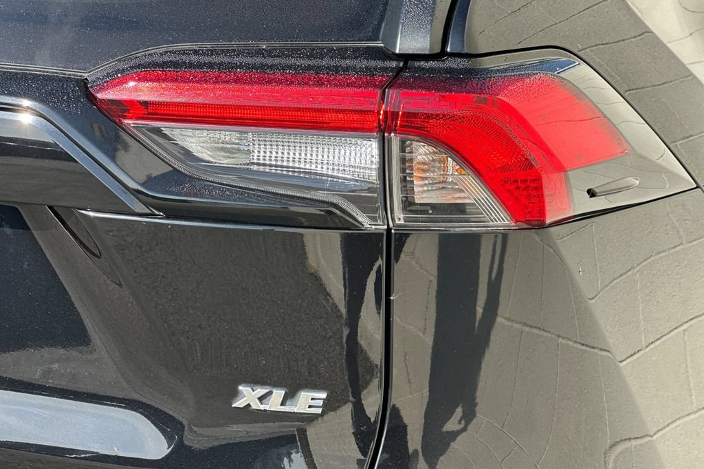 Used 2023 Toyota RAV4 XLE FWD image 37
