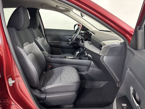 Used 2025 Nissan Kicks SV FWD image 24