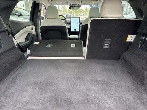 Used 2021 Ford Mustang Mach-E Premium image 14