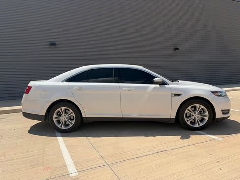 Used 2016 Ford Taurus SEL FWD image 2
