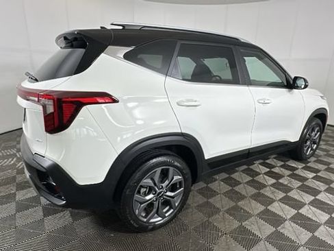 Used 2024 Kia Seltos S AWD/4WD image 2