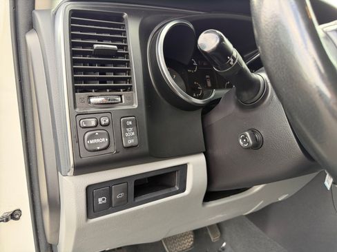 Used 2019 Toyota Sequoia Platinum w/ Carpet Mat Package (TMS) AWD/4WD image 11