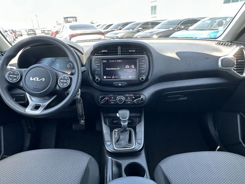Certified 2025 Kia Soul LX w/ LX Technology Package FWD image 17