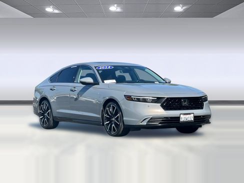 Used 2024 Honda Accord Touring image 6