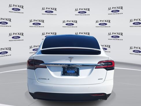 Used 2016 Tesla Model X 90D image 4