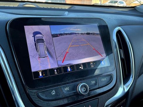 Used 2023 Chevrolet Equinox Premier image 23