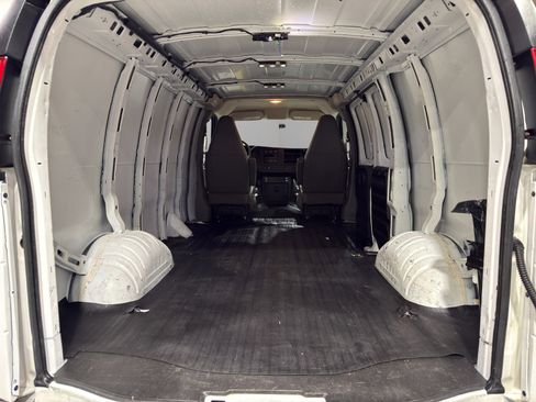 Used 2016 GMC Savana 2500 image 20