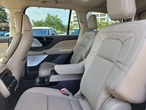 Certified 2021 Lincoln Aviator Reserve w/ Equipment Group 202A image 15