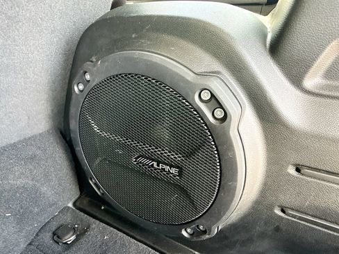 Used 2023 Jeep Wrangler Unlimited Sahara AWD/4WD image 30