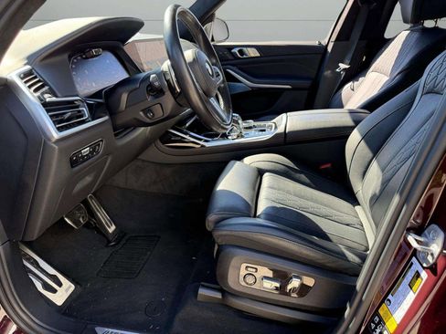 Used 2022 BMW X7 M50i image 13