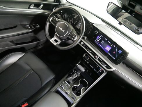 Used 2023 Kia K5 GT-Line image 9