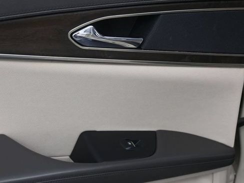 Used 2018 Lincoln MKX Reserve w/ Lincoln MKX Climate Package AWD/4WD image 23