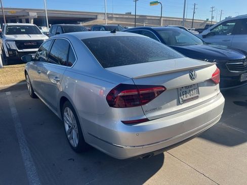 Used 2018 Volkswagen Passat 2.0T SE image 4