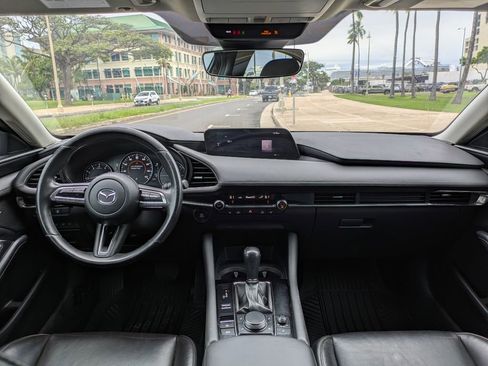 Used 2020 MAZDA MAZDA3 Sedan w/ Premium Package image 18