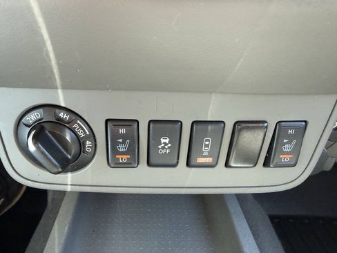 Used 2019 Nissan Frontier SL AWD/4WD image 21