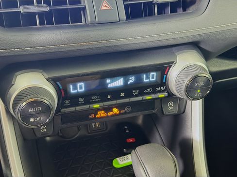 Used 2025 Toyota RAV4 XLE FWD image 24