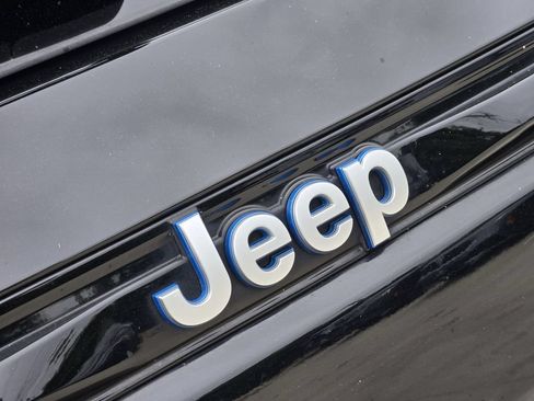 Used 2024 Jeep Grand Cherokee Limited 4xe AWD/4WD image 9
