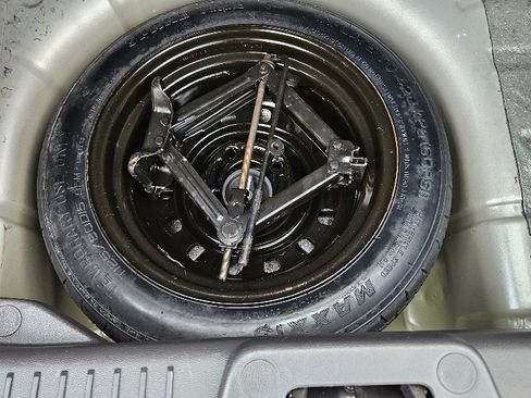 Used 2016 Ford Fiesta Titanium image 29