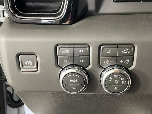 New 2026 GMC Sierra 3500 AT4 w/ AT4 Premium Plus Package AWD/4WD image 11