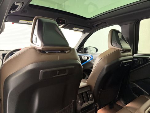 Certified 2025 BMW X3 M50 w/ Premium Package AWD/4WD image 32