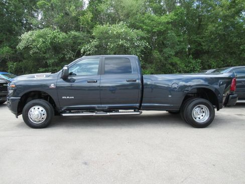 New 2026 RAM 3500 Big Horn AWD/4WD image 4