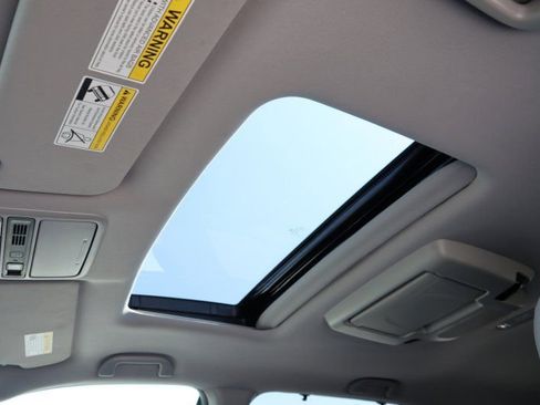 Used 2022 Honda Pilot Touring image 15