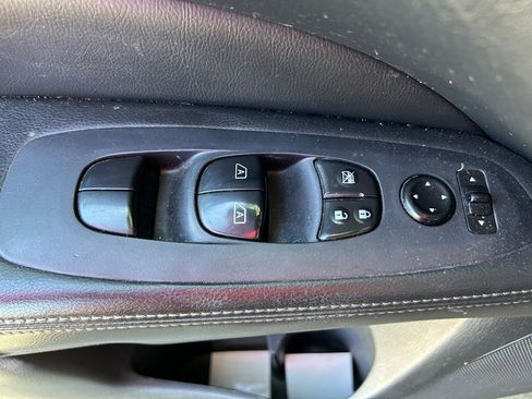 Used 2015 Nissan Pathfinder Platinum image 18