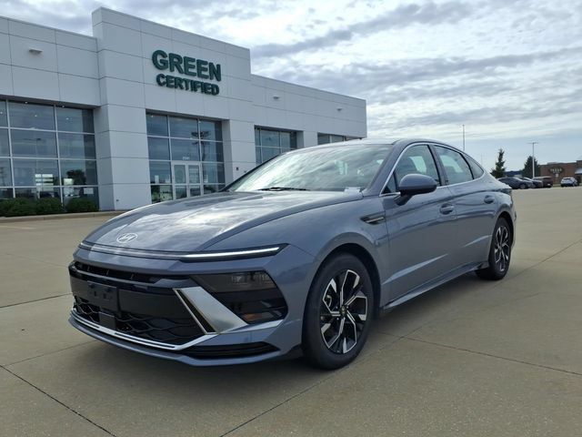 Certified 2025 Hyundai Sonata SEL FWD image 1