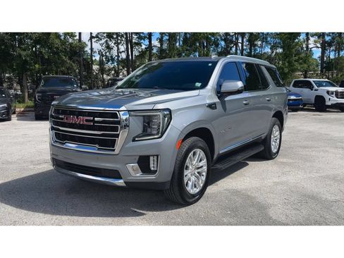 Certified 2023 GMC Yukon SLT w/ SLT Premium Package AWD/4WD image 4