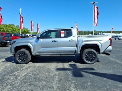 New 2026 Toyota Tacoma SR5 AWD/4WD image 3