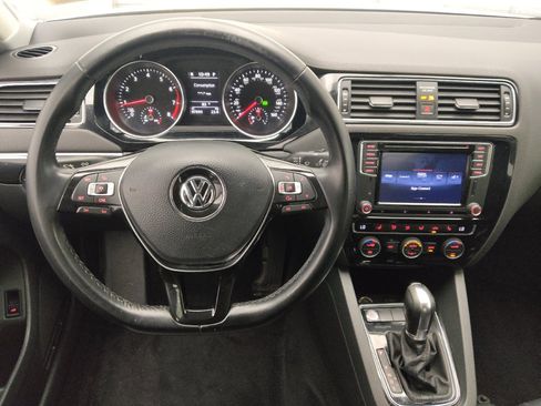 Used 2017 Volkswagen Jetta SEL FWD image 22