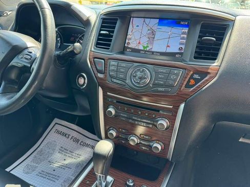 Used 2017 Nissan Pathfinder Platinum AWD/4WD image 22