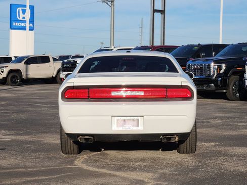 Used 2011 Dodge Challenger R/T image 8