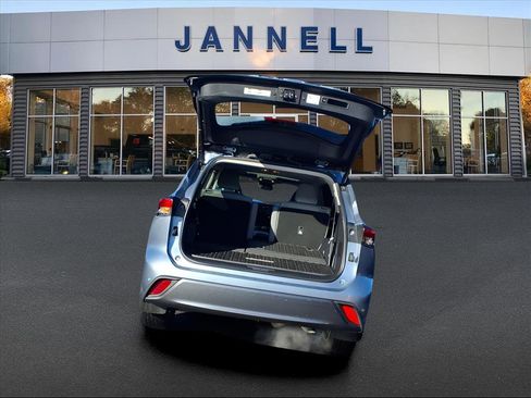 Used 2022 Toyota Highlander Limited image 9