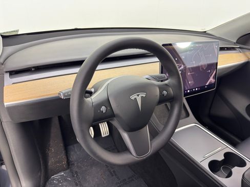 Used 2022 Tesla Model Y Performance image 14