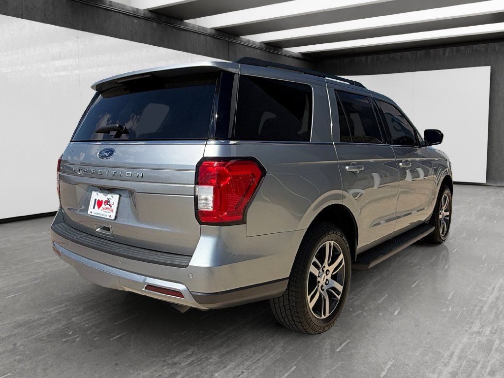 Used 2024 Ford Expedition XLT RWD image 5
